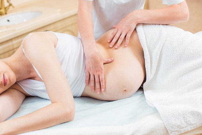 Massage thường xuyên cho mẹ bầu
