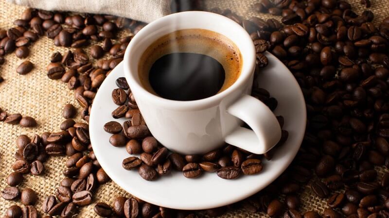 Cà phê giúp tỉnh táo và có công dụng hạn chế tổn thương tế bào